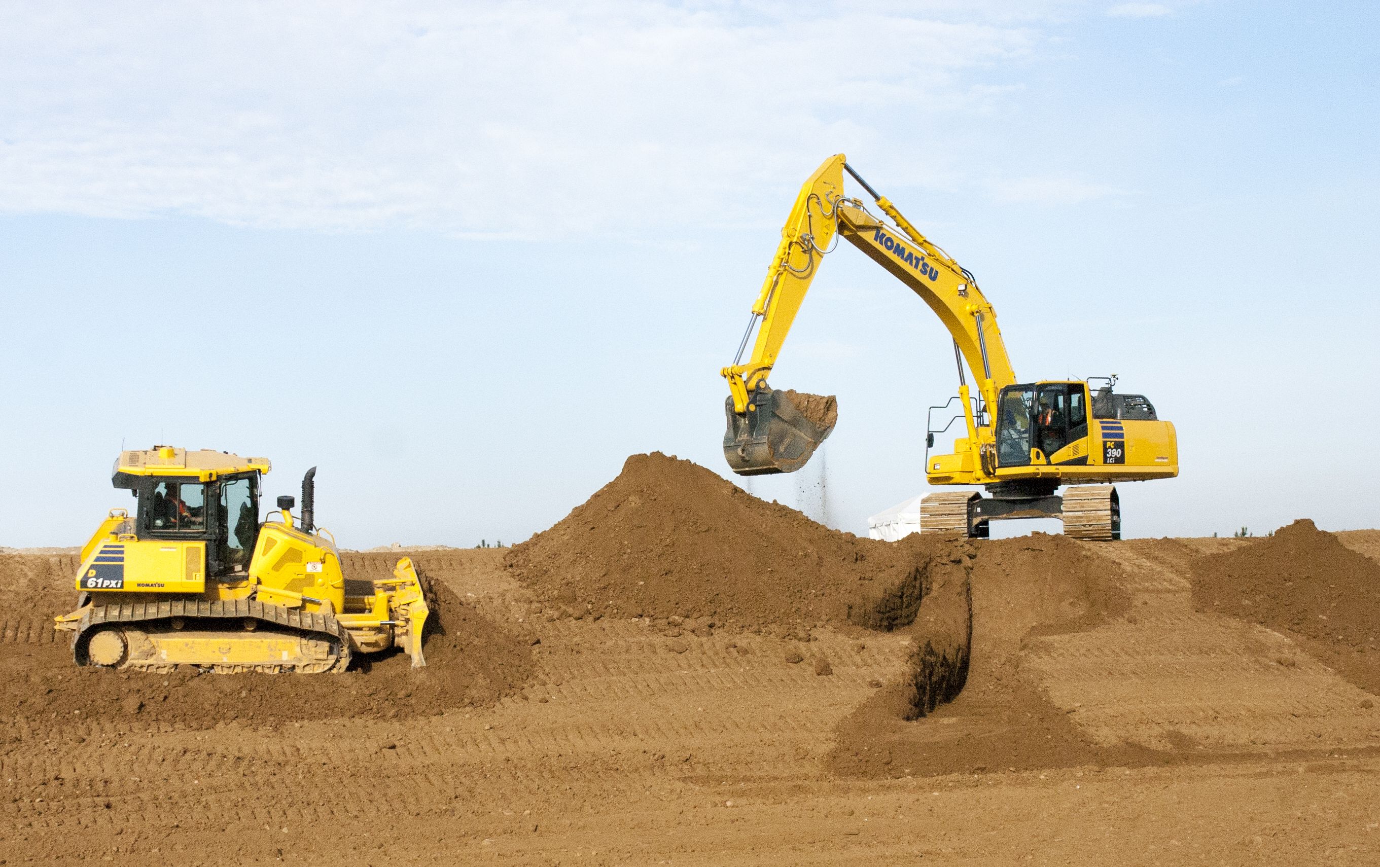 Komatsu Intelligent Excavators Make Every Pass Count With Game Changing 